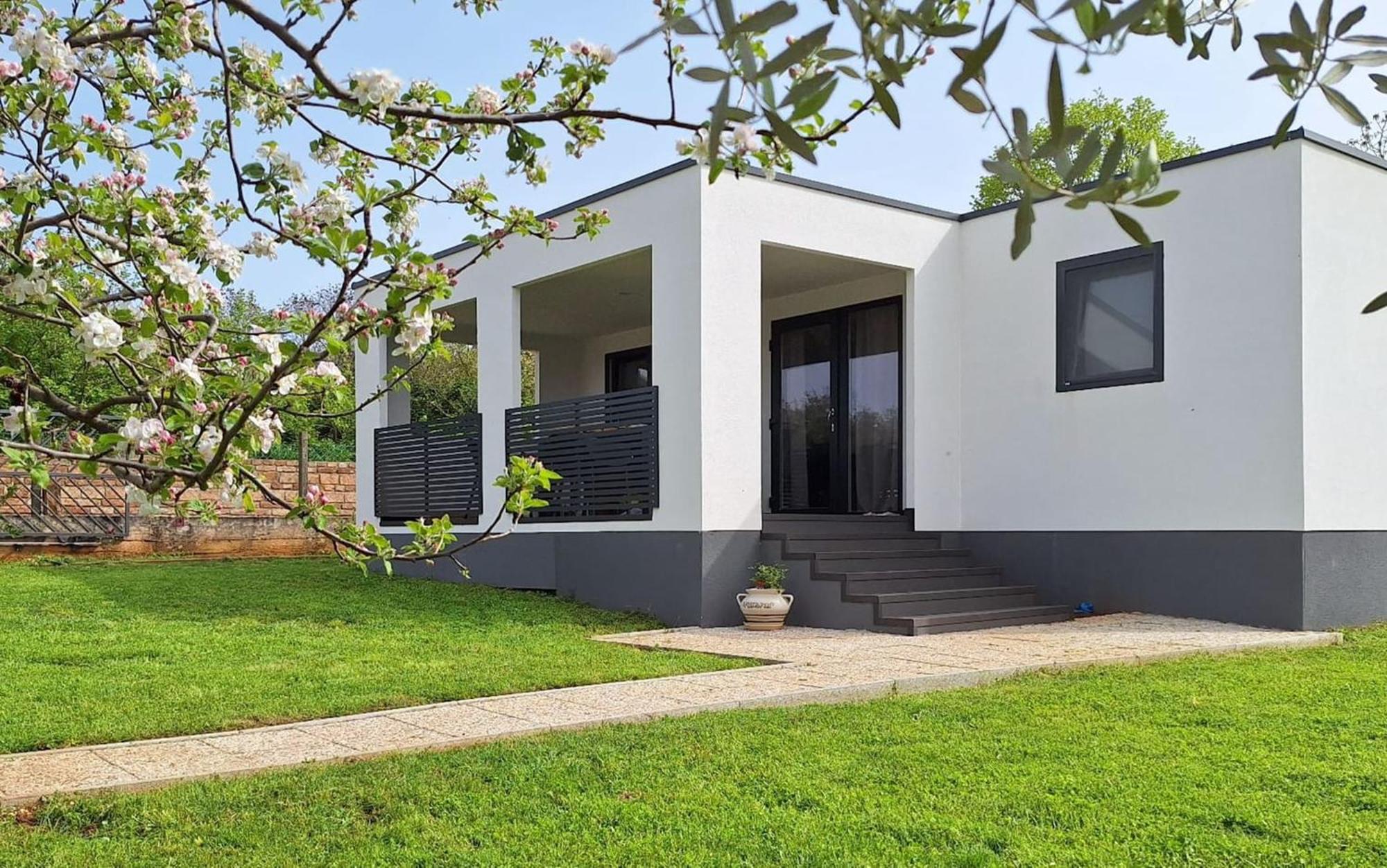 Modern Family House Lucia With Big Garden * Pula
